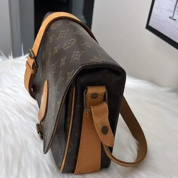 AUTHENTIC LOUIS VUITTON CARTOUCHIERE MM SHOULDER CROSSBODY BAG MONOGRAM 8904SL - Picture 4 of 14